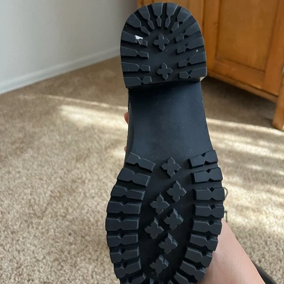 Black Leather Lace-Up Boots - Picture 6 of 9